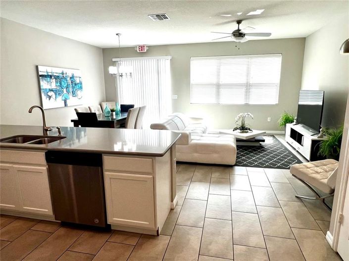 Image No.4-4 Bed Townhouse for sale