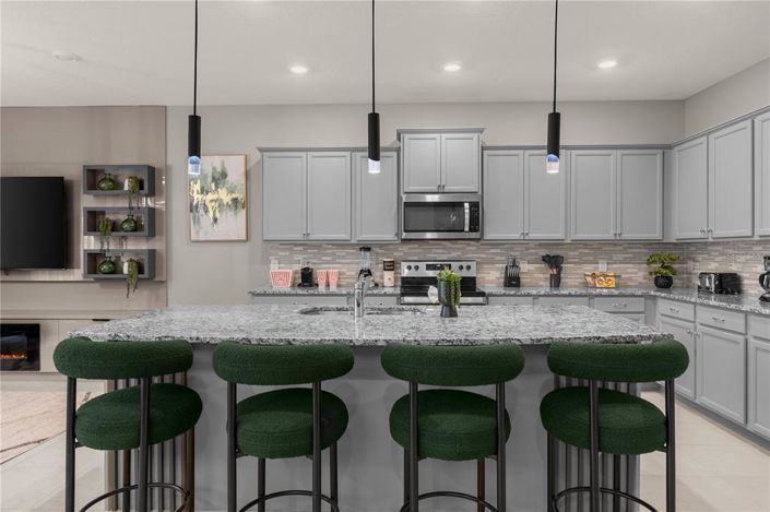 Image No.10-10 Bed Property for sale