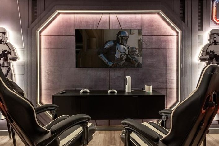 Image No.14-10 Bed Property for sale