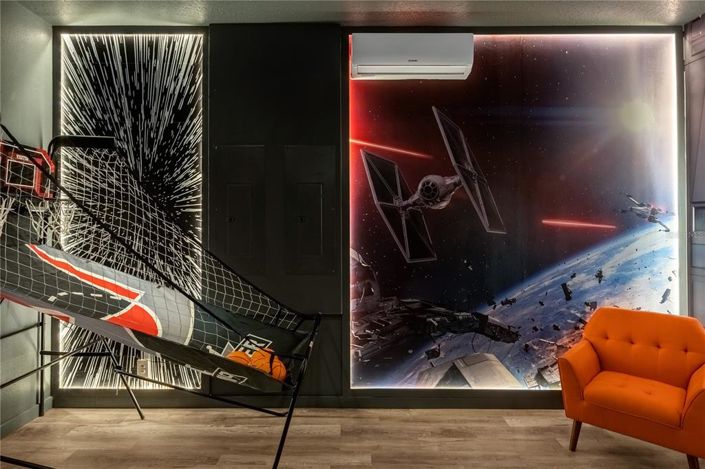 Image No.17-10 Bed Property for sale