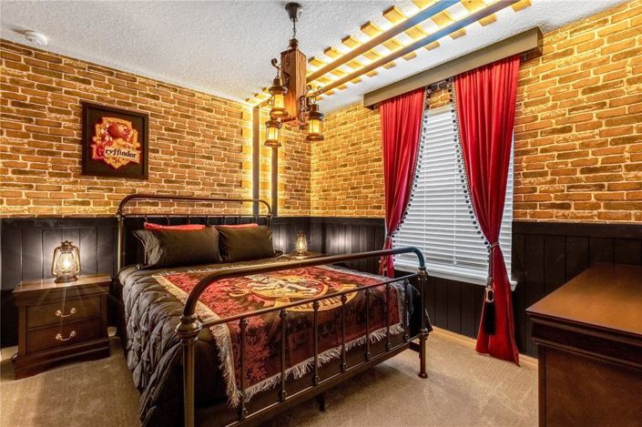 Image No.20-10 Bed Property for sale