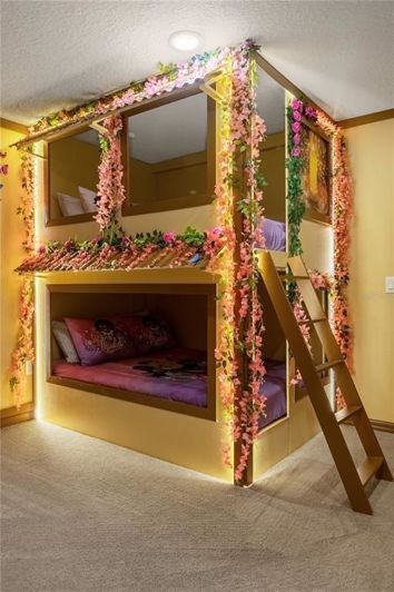 Image No.28-10 Bed Property for sale