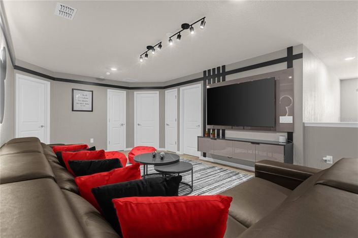 Image No.50-10 Bed Property for sale