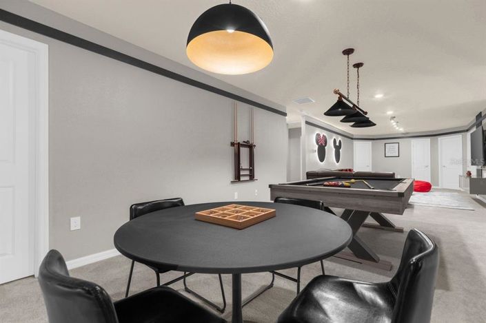 Image No.54-10 Bed Property for sale