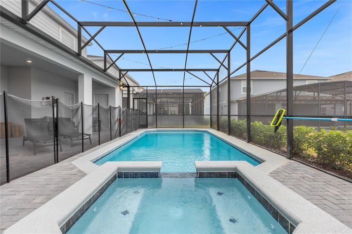 Image No.65-10 Bed Property for sale