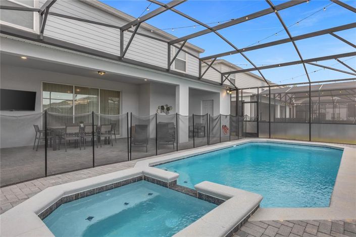 Image No.66-10 Bed Property for sale