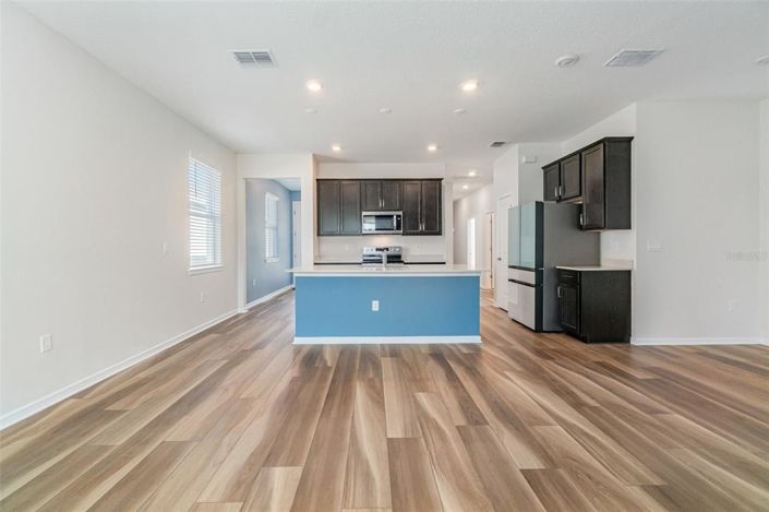 Image No.11-4 Bed Property for sale