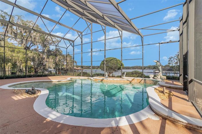 Image No.8-5 Bed Property for sale