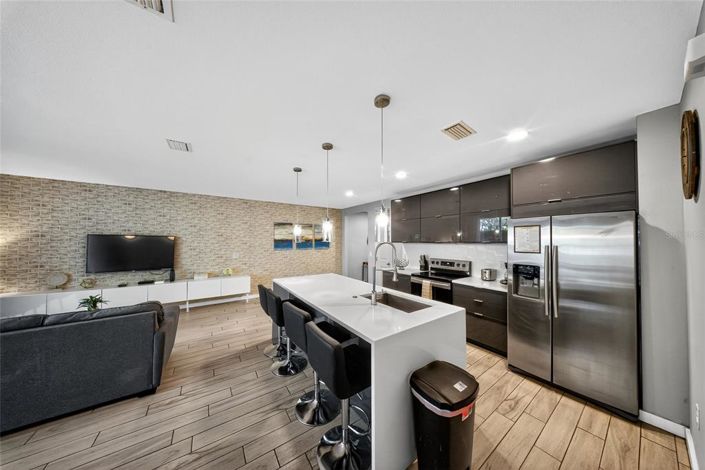 Image No.20-4 Bed Townhouse for sale