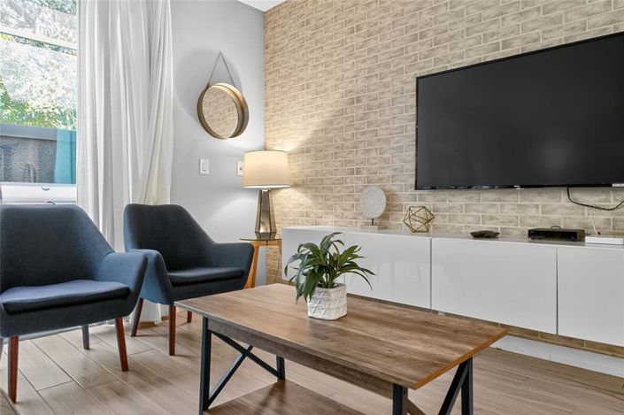 Image No.27-4 Bed Townhouse for sale