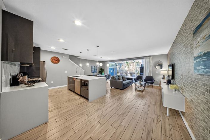 Image No.6-4 Bed Townhouse for sale