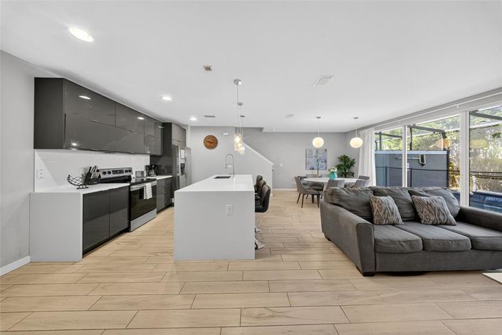 Image No.7-4 Bed Townhouse for sale