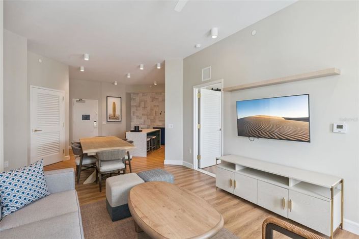 Image No.9-2 Bed Property for sale