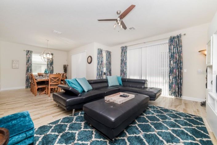 Image No.2-Propriété de 6 chambres à vendre à Kissimmee