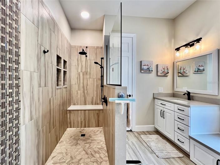 Image No.18-4 Bed Property for sale