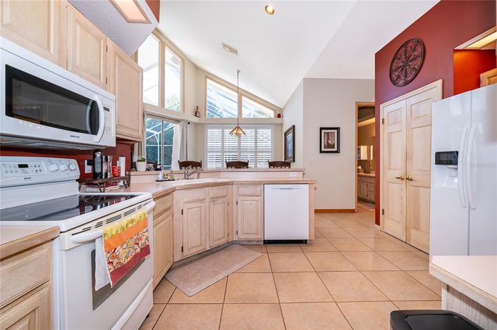 Image No.17-4 Bed Property for sale