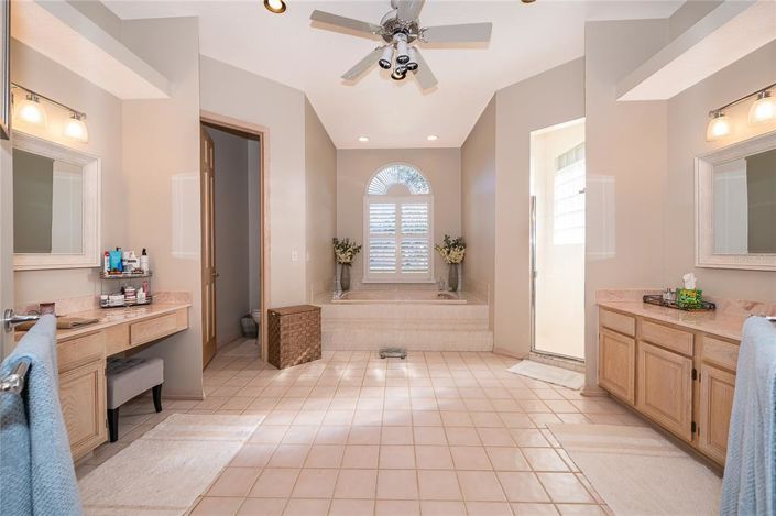 Image No.32-4 Bed Property for sale