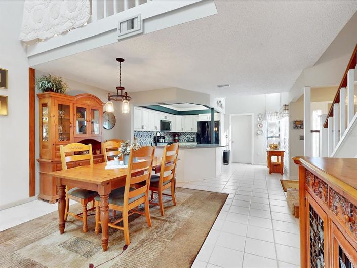 Image No.13-2 Bed Townhouse for sale