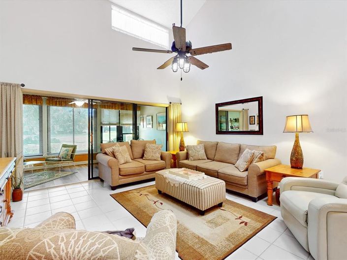 Image No.15-2 Bed Townhouse for sale