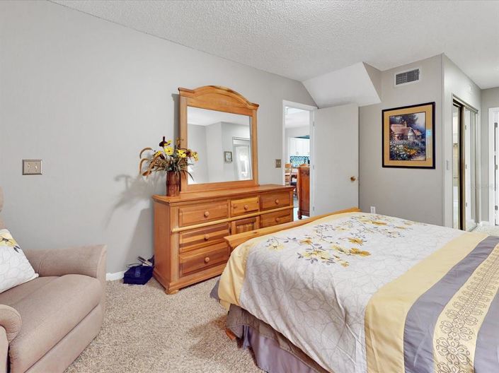 Image No.18-2 Bed Townhouse for sale