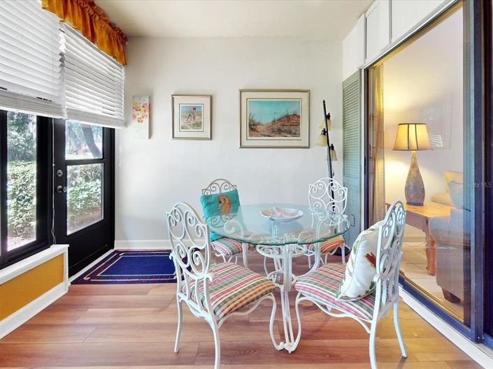 Image No.29-2 Bed Townhouse for sale