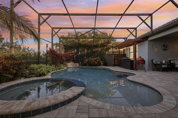 Image No.2-4 Bed Property for sale