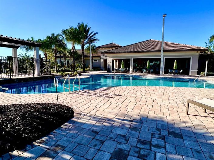 Image No.43-4 Bed Property for sale