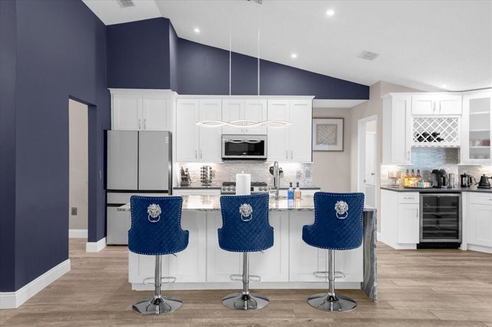 Image No.6-4 Bed Property for sale