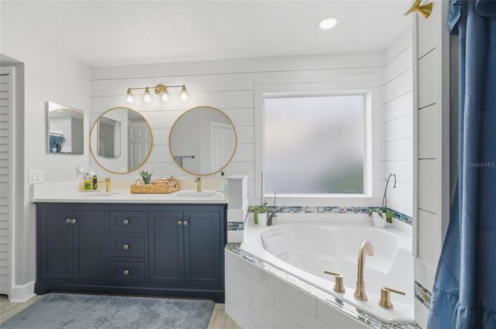 Image No.14-4 Bed Property for sale