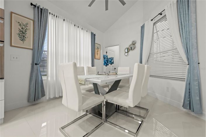 Image No.11-5 Bed Property for sale