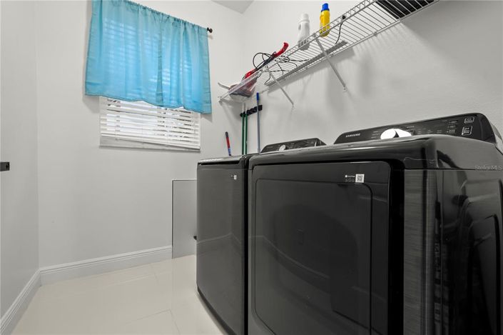 Image No.12-5 Bed Property for sale