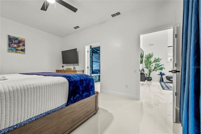 Image No.14-5 Bed Property for sale