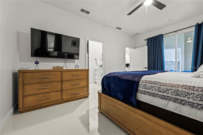 Image No.16-5 Bed Property for sale