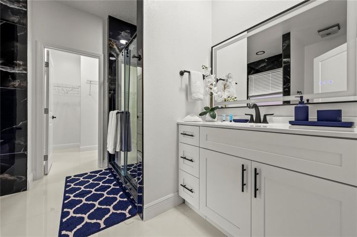 Image No.20-5 Bed Property for sale