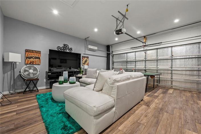 Image No.38-5 Bed Property for sale