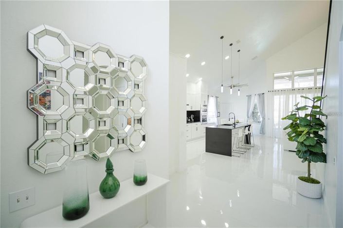 Image No.4-5 Bed Property for sale