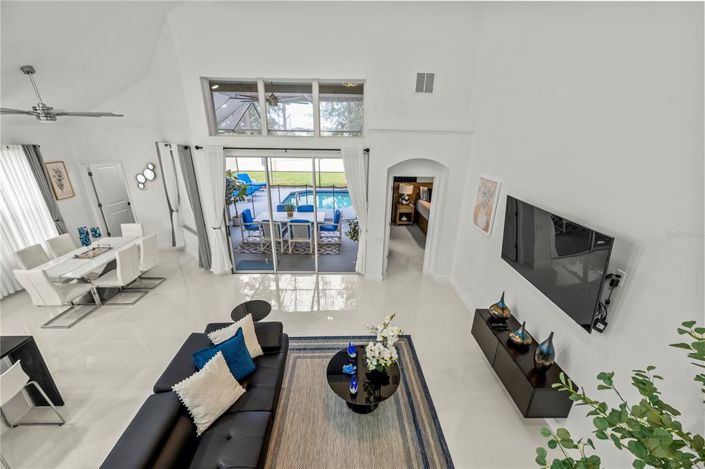 Image No.5-5 Bed Property for sale