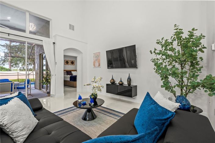 Image No.6-5 Bed Property for sale