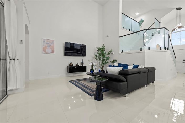 Image No.7-5 Bed Property for sale