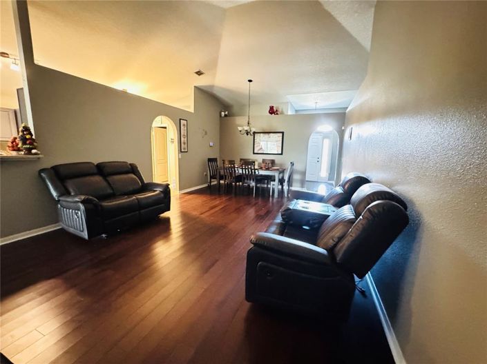 Image No.7-4 Bed Property for sale