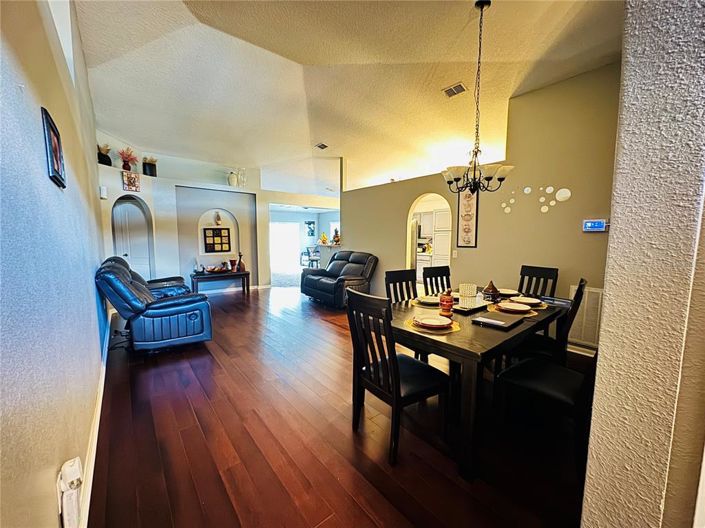 Image No.8-4 Bed Property for sale