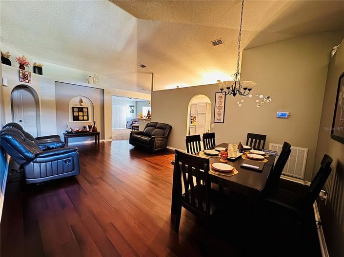 Image No.9-4 Bed Property for sale