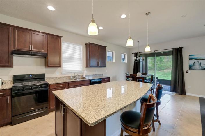 Image No.10-2 Bed Property for sale