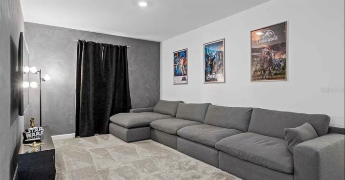 Image No.19-6 Bed Property for sale