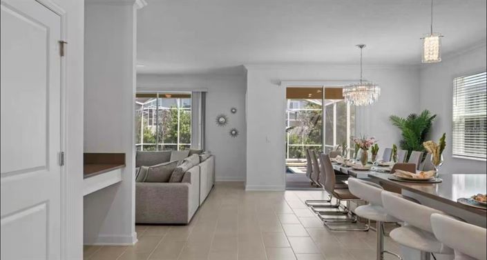 Image No.5-6 Bed Property for sale