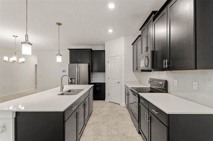 Image No.11-5 Bed Property for sale