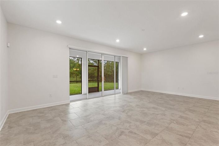 Image No.12-5 Bed Property for sale