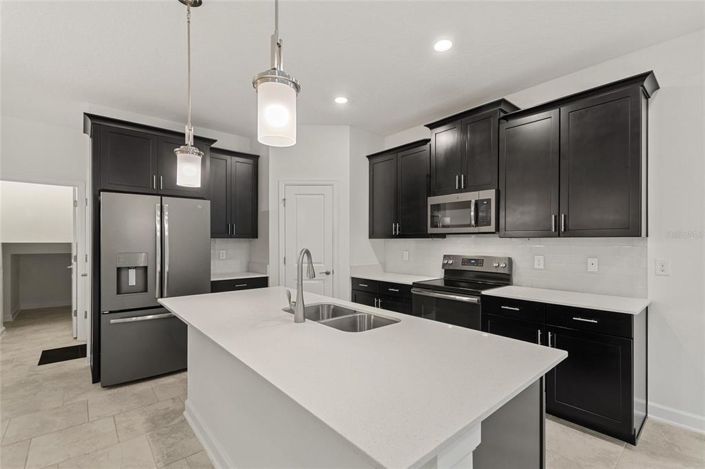 Image No.9-5 Bed Property for sale