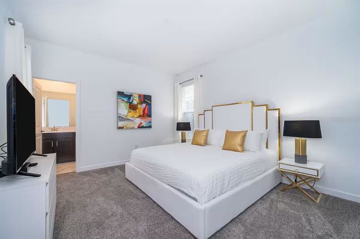 Image No.14-5 Bed Property for sale