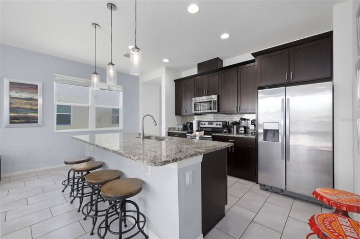 Image No.13-4 Bed Townhouse for sale